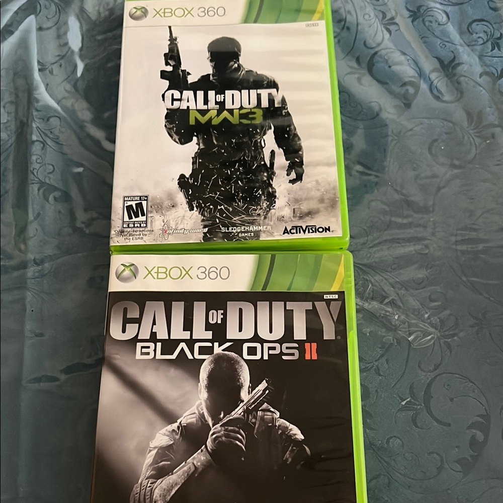 Call of Duty Xbox 360 Game Bundle - Green